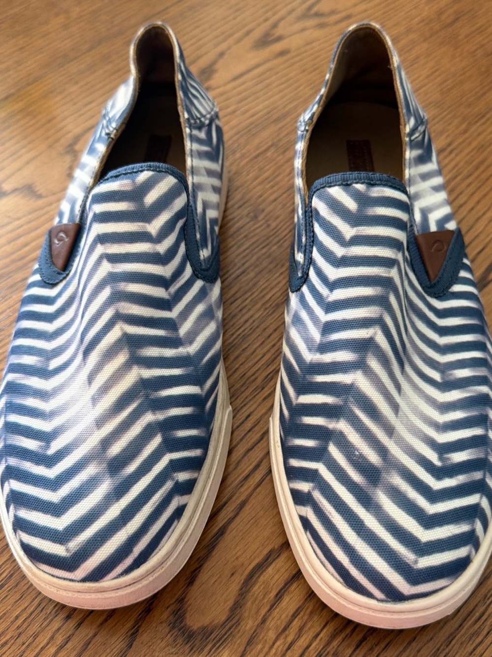 Women’s OLUKAI Pehuea Pa’i Slip-On Canvas Shoes in Navy Chevron